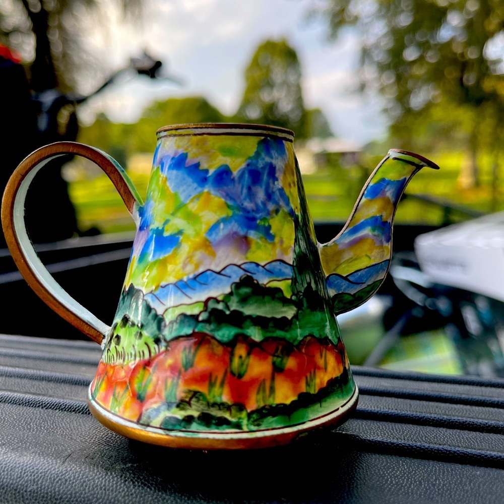Vincent tiny tea pot,